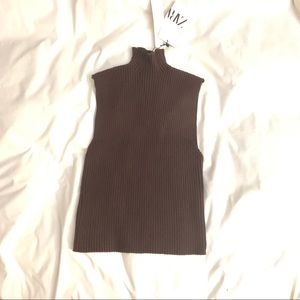 NWT BROWN RIB KNIT SLEEVELESS MOCK NECK TOP MEDIUM